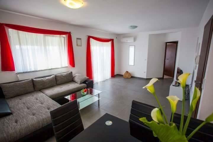 Apartman Tony มาคาร์สกา ภายนอก รูปภาพ